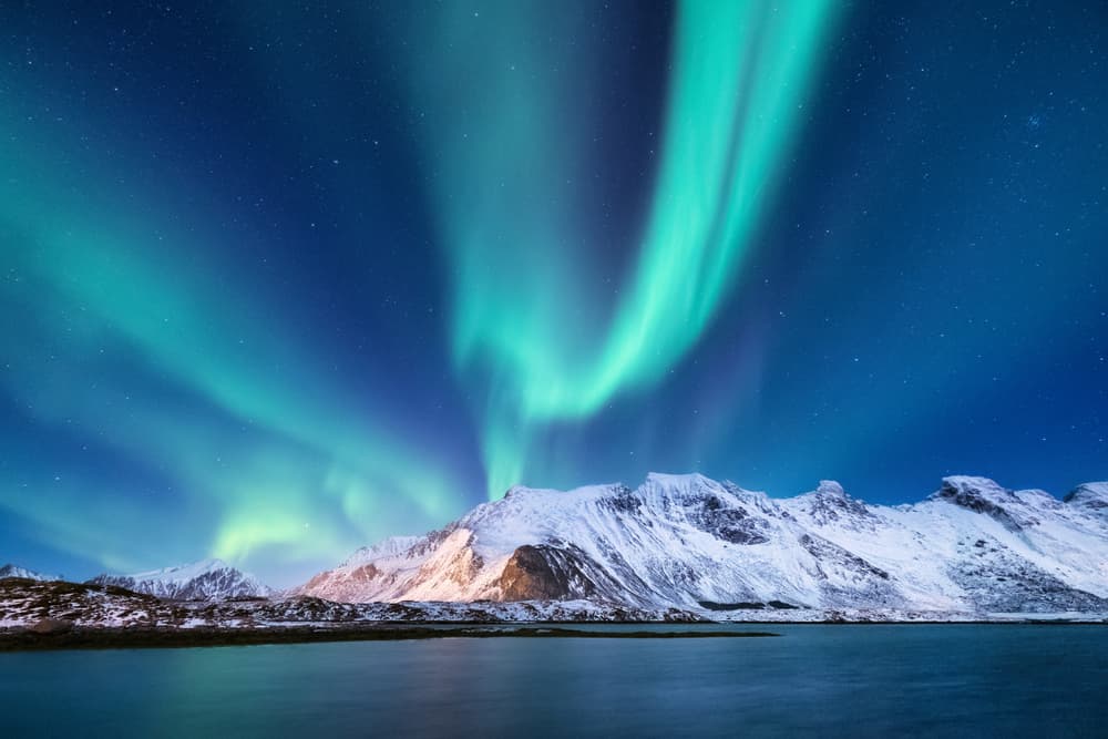 Wide shot of aurora borealis in Alaska.